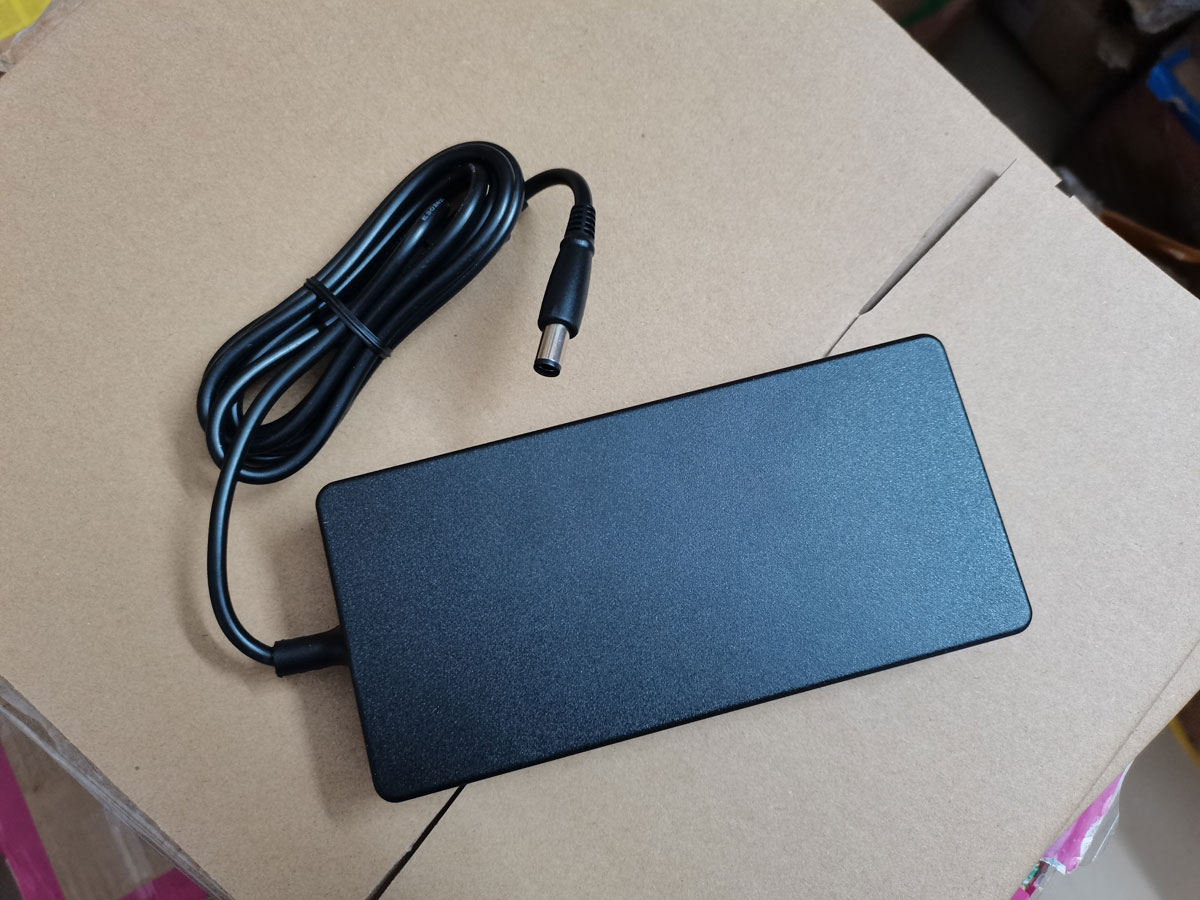 ใหม่ของแท้ Slim FSP 19.5V 11.7 - Pc Gaming Uk บทวิจารณ์และราคา