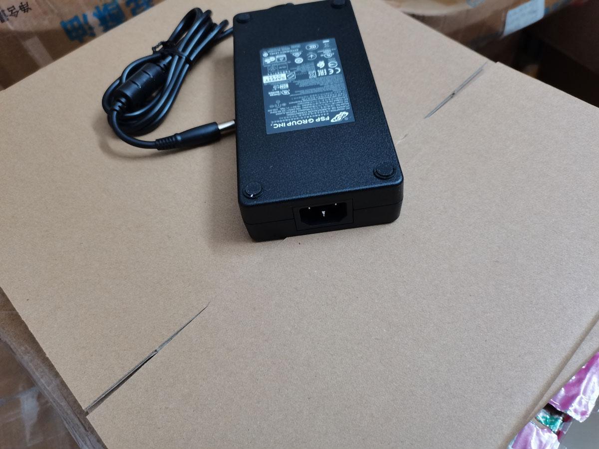 ใหม่ของแท้ Slim FSP 19.5V 11.7 - Pc Gaming Uk บทวิจารณ์และราคา